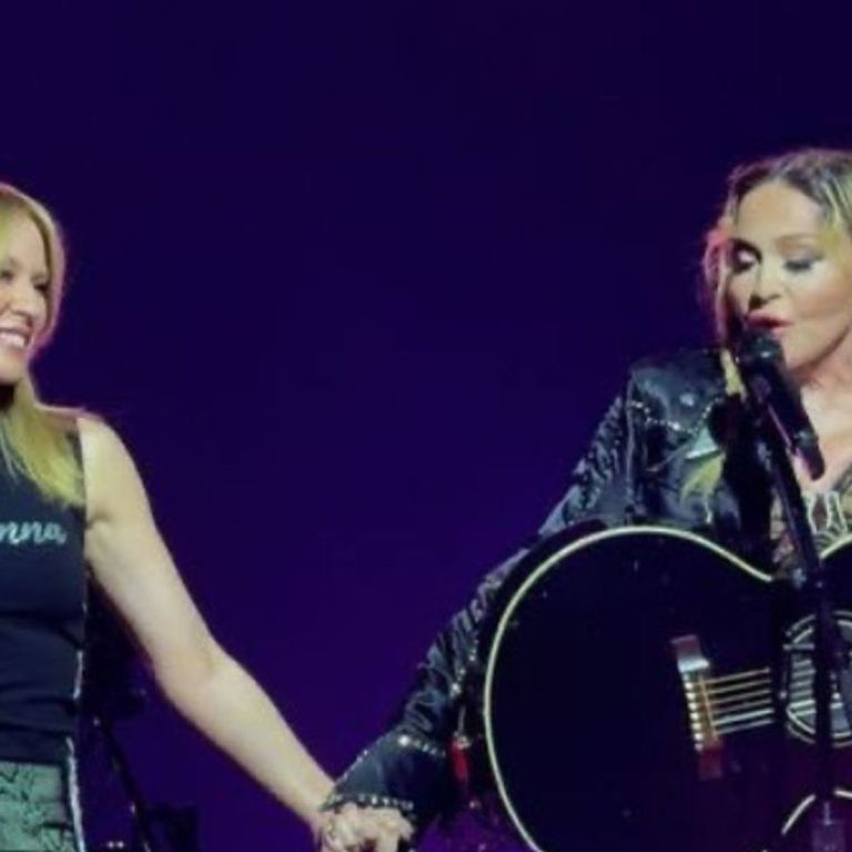 Kylie Minogue Y Madonna Sorprenden Al P Blico Con Un Dueto Hist Rico En