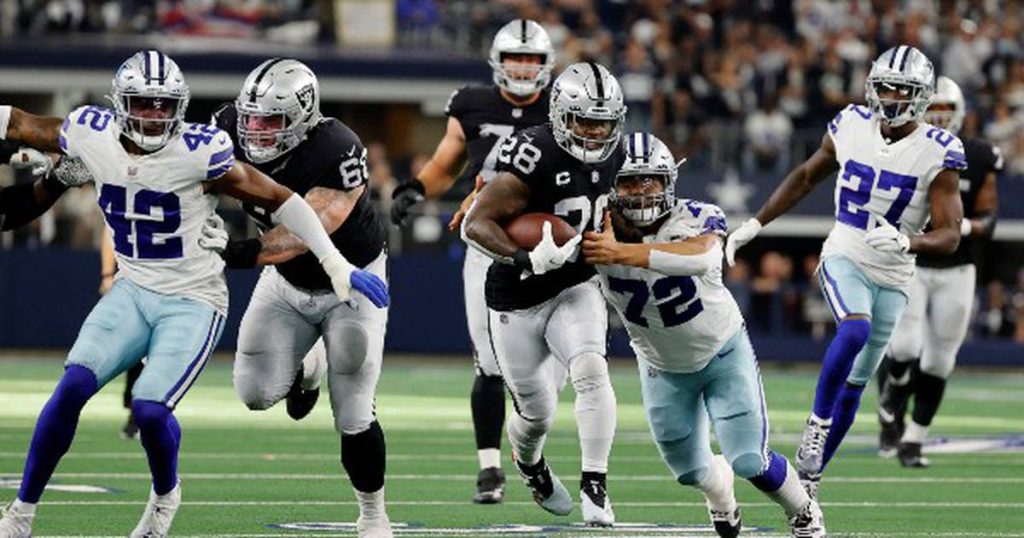 Raiders derrota a Cowboys en tiempo extra en el juego de Día de Gracias