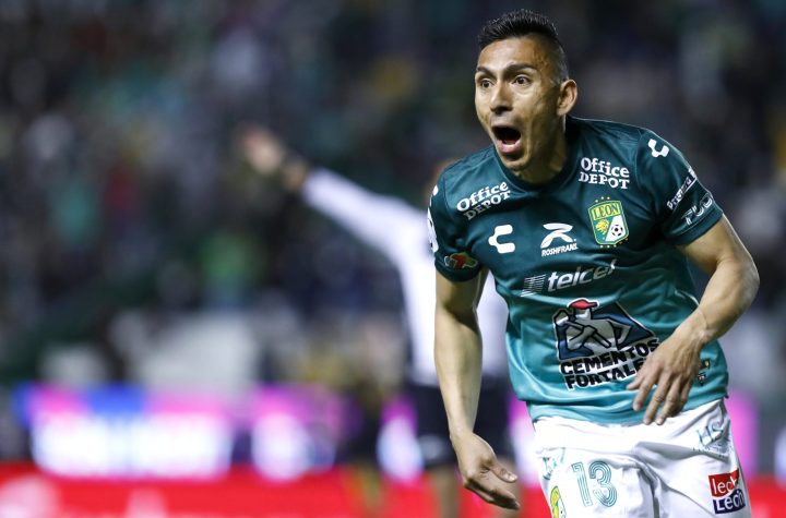 Mena leads León to third Liga MX final since 2019