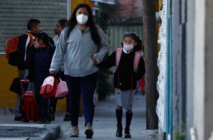 Cómo cuidar a un niño con Covid-19 y otras dudas aclaradas por una pediatra