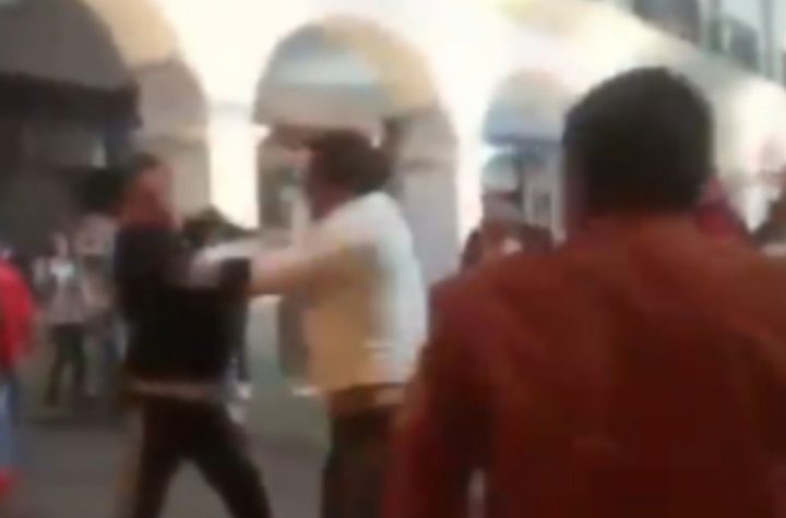 ¡Hay tiro, hay tiro! Captan a mariachis agarrándose a golpes en Toluca | VIDEO