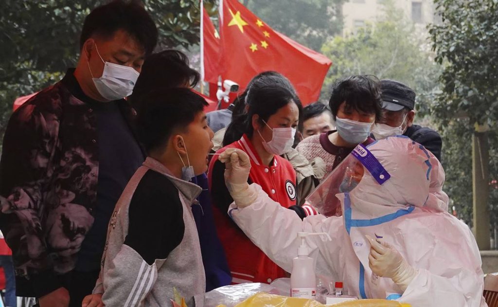 China registra más de 5 mil nuevos casos de Covid, cifra récord desde el inicio de la pandemia