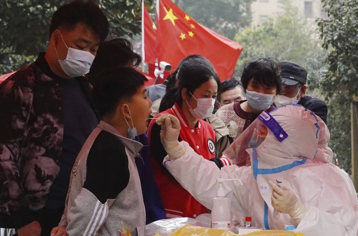 China registra más de 5 mil nuevos casos de Covid, cifra récord desde el inicio de la pandemia