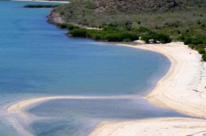 Tres playas de Sinaloa que no se llenan tanto en vacaciones de Semana Santa