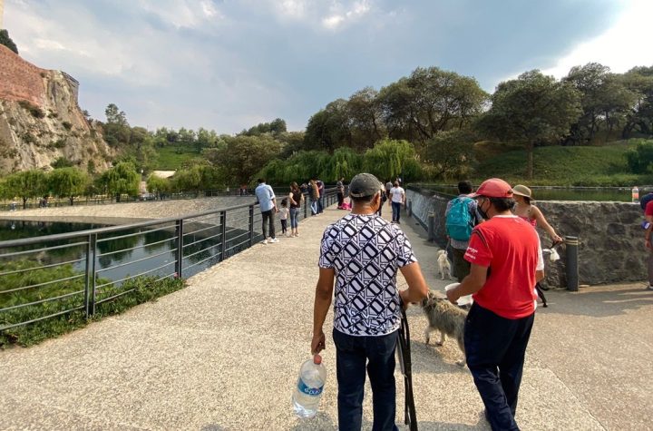 Paseantes abarrotan el Parque la Mexicana en CDMX; crece 50% afluencia en Semana Santa