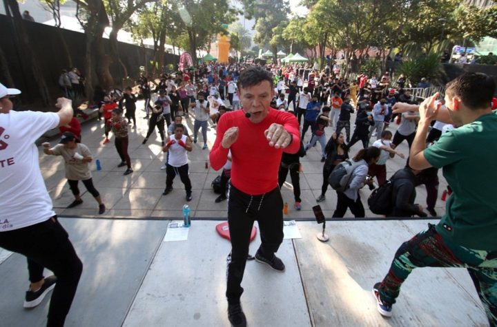 Ex campeón mundial Daniel Zaragoza entrena a chilangos rumbo a la Clase Masiva de Box en CDMX