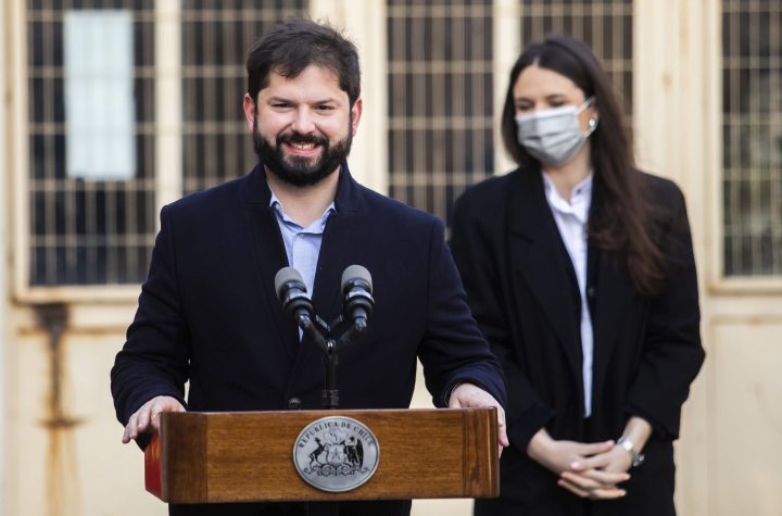 Boric responde a rechazo a la Constitución en Chile; prepara cambios en el Gabinete