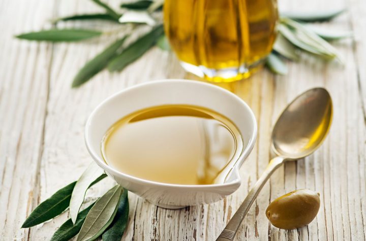 Hidrata, nutre y repara: los beneficios del aceite de oliva en el cabello