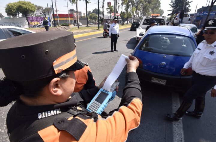 Por eeeso, joven: Tu carro puede terminar en el corralón por estas razones