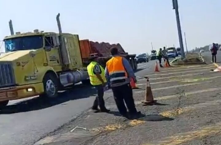 Trailer arrolla a motociclistas en libramiento de Veracruz