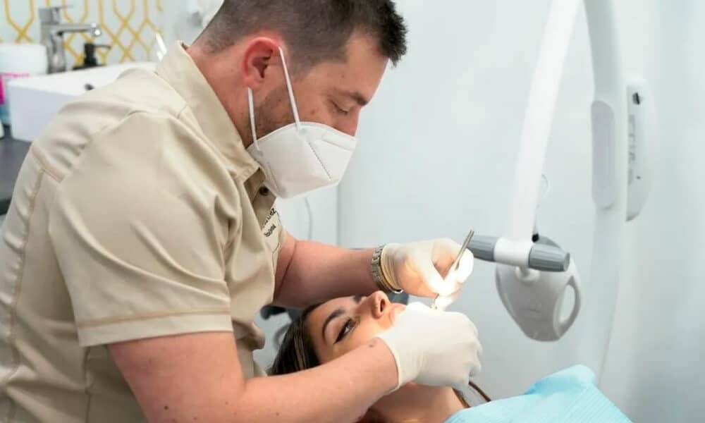 Dr. Ricardo Sánchez: Tu dentista de confianza en Valencia