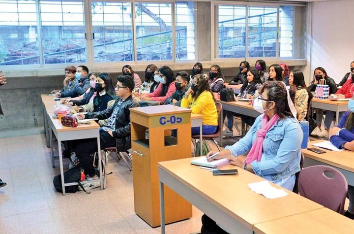 Escuelas son un sitio más para la violencia; maestras también son víctimas