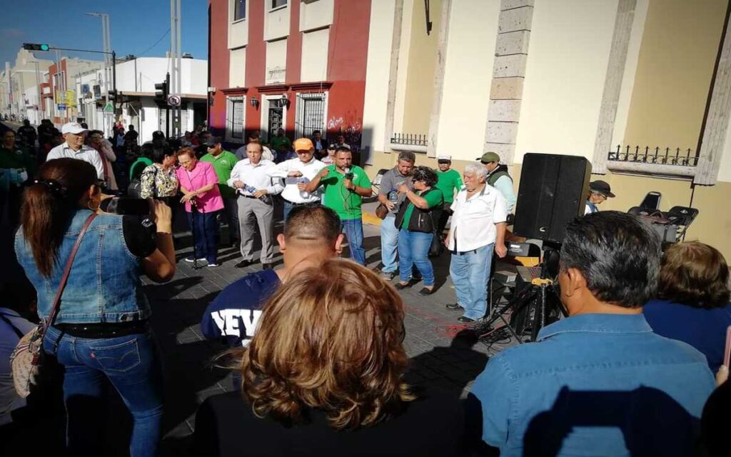 Descontarán salario a trabajadores manifestantes en Nayarit