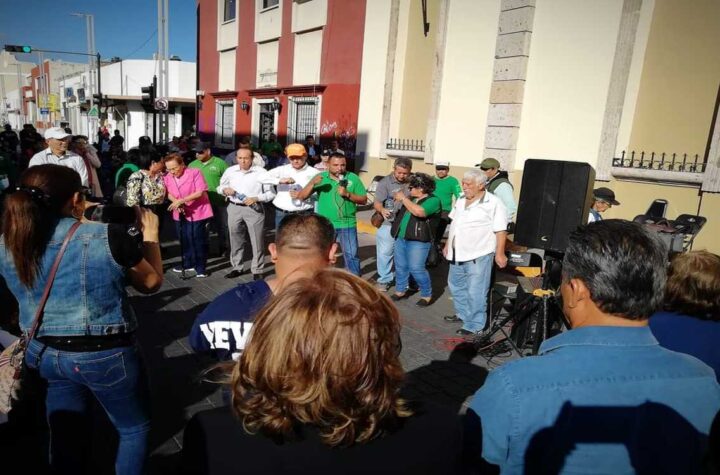 Descontarán salario a trabajadores manifestantes en Nayarit