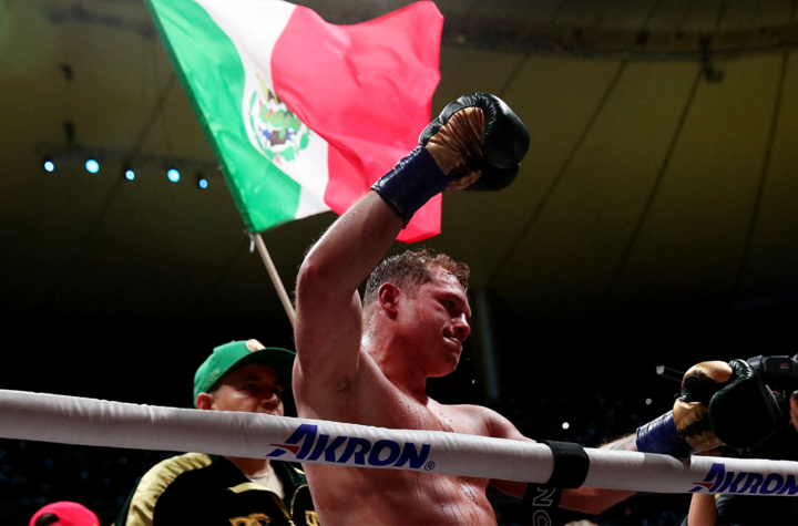 ‘Canelo’ Álvarez mantiene su título indiscutido en Guadalajara de forma unánime | Crónica