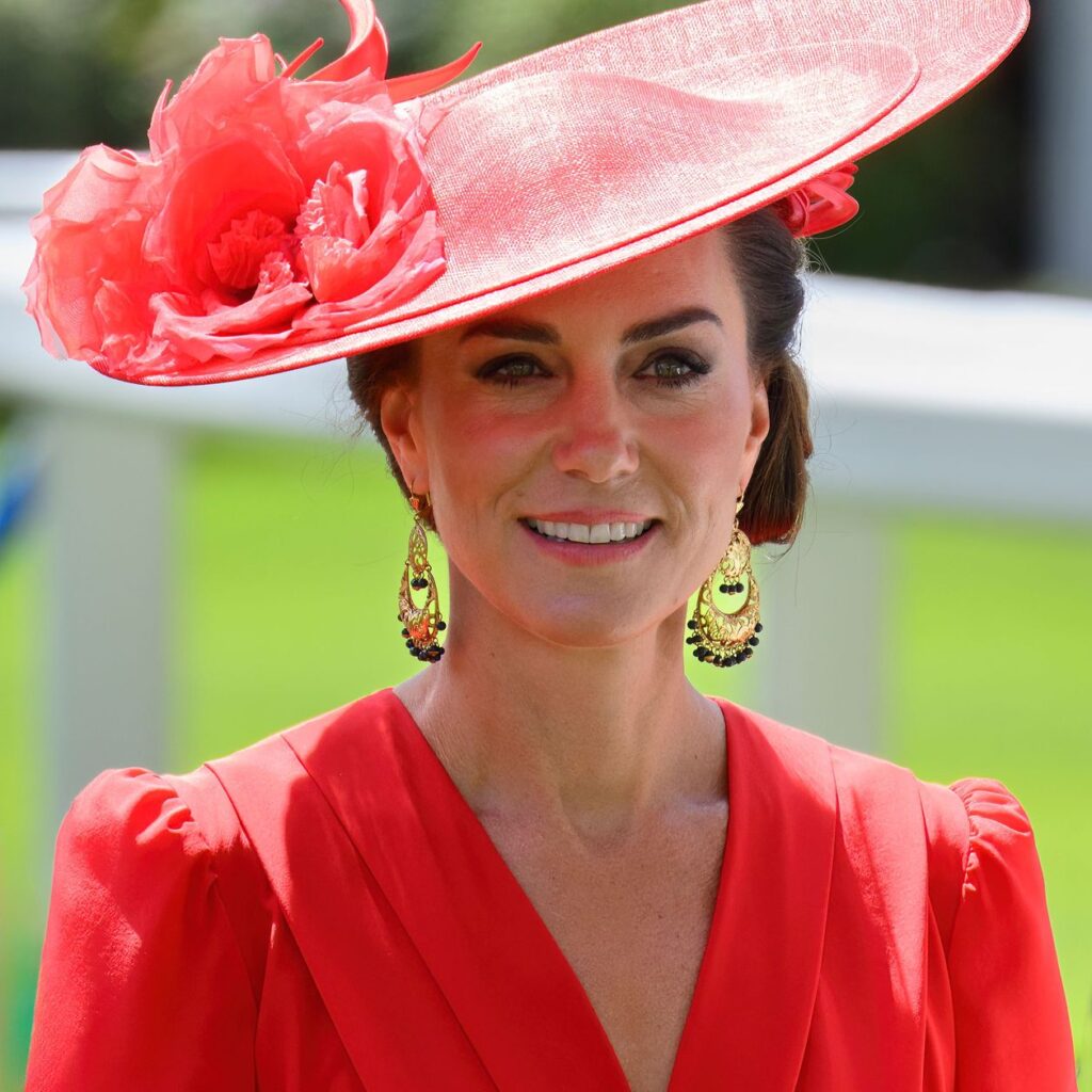 Kate Middleton : Encontramos el vestido rojo de H&M y ¡solo cuesta 59€!