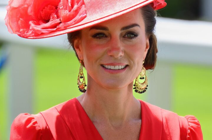 Kate Middleton : Encontramos el vestido rojo de H&M y ¡solo cuesta 59€!