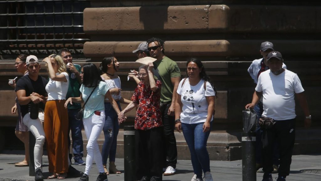 Conagua pronostica frente frío; temperaturas de 30 grados seguirán