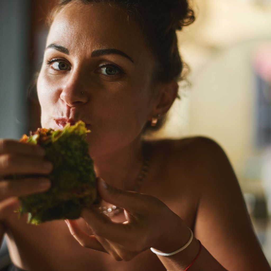 Esta es la hora perfecta en la que debes cenar para estar saludable