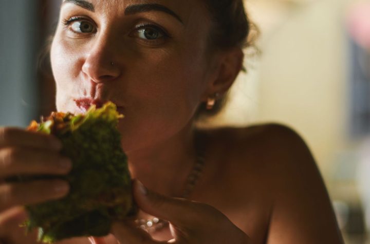 Esta es la hora perfecta en la que debes cenar para estar saludable