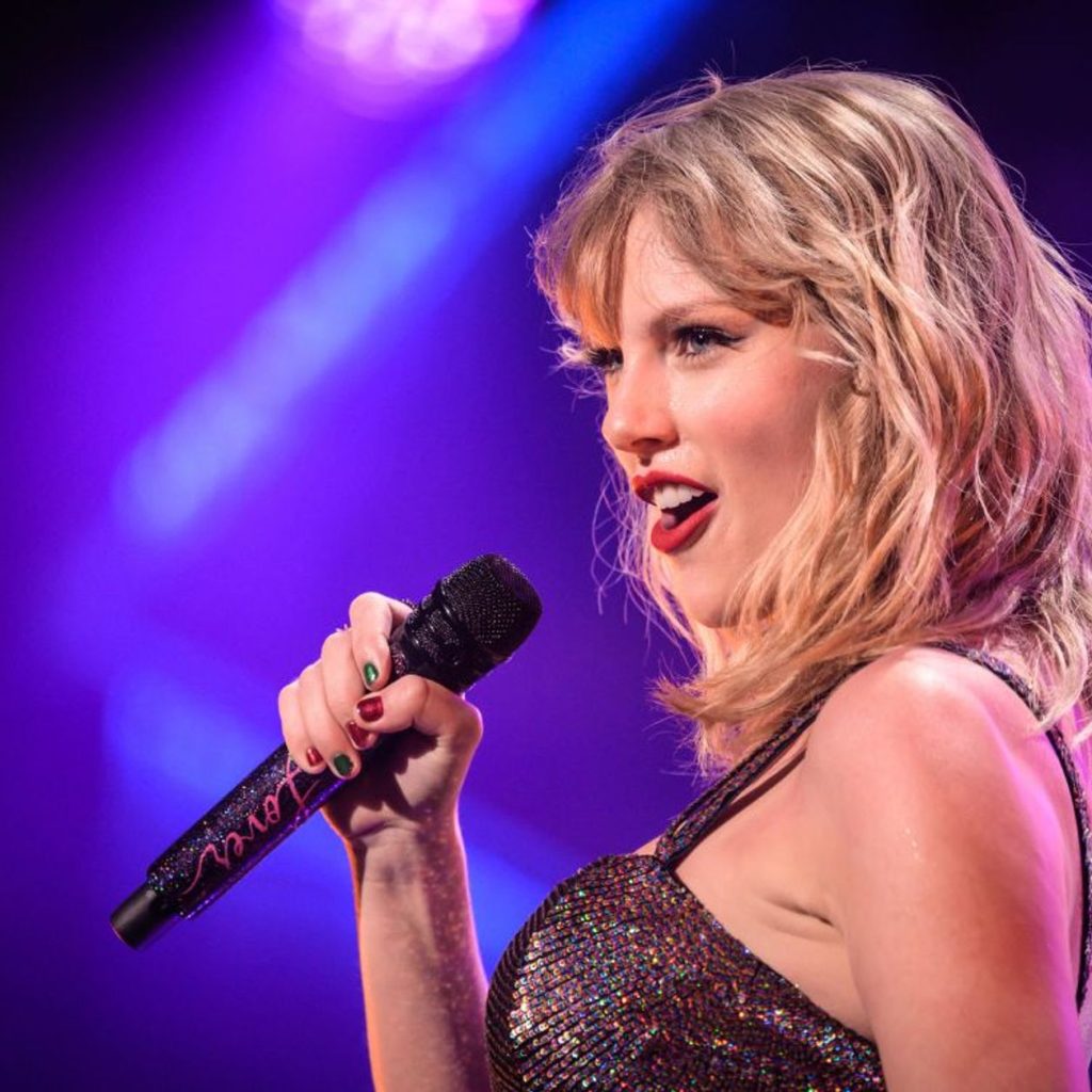 Taylor Swift provoca terremoto (literal) de emociones en Seattle durante su gira ‘Eras’