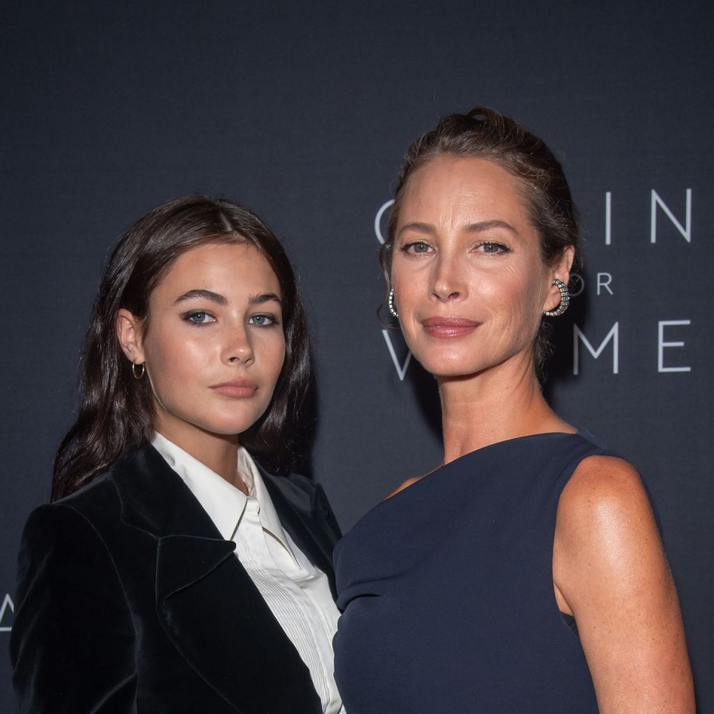 Grace Burns, la hija de Christy Turlington, brilla en su debut en la Semana de la Moda de Milán