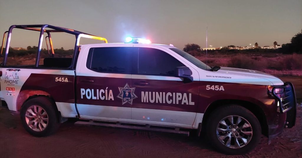 ¡Los dejan sin Internet! Tráiler derriba tres postes a su paso al noreste de Los Mochis