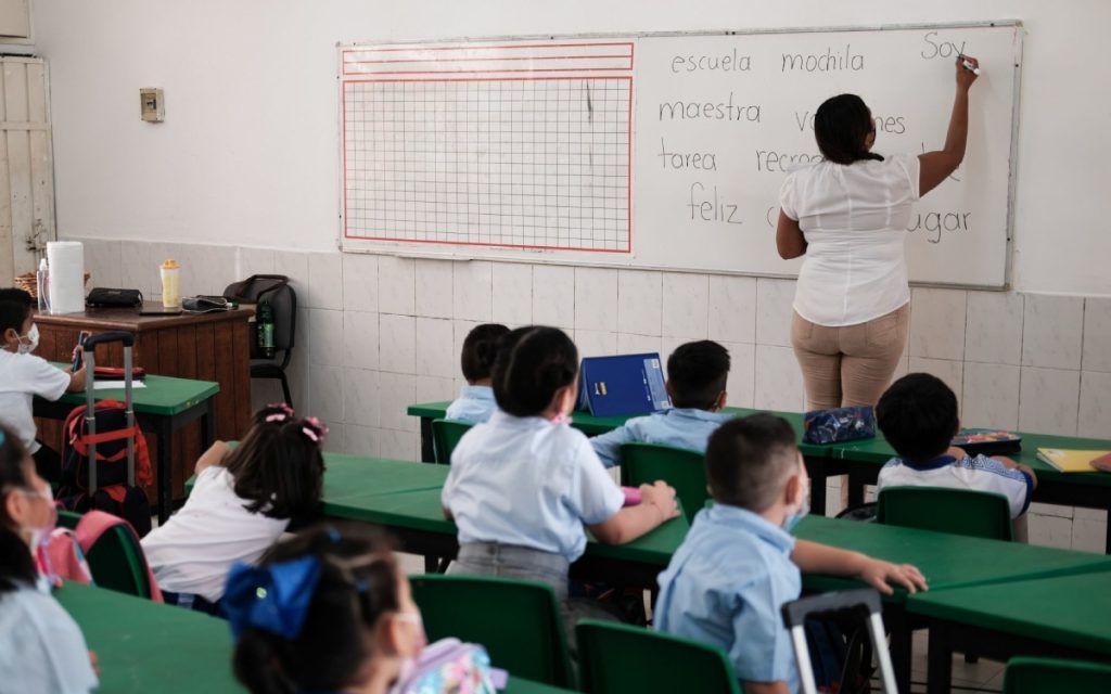 SAT explica cómo deducir colegiaturas y algunos gastos educativos