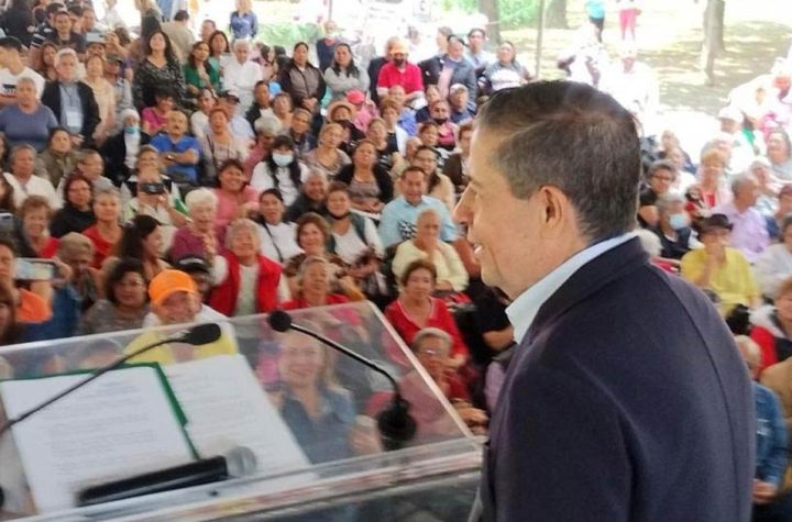 Con música y danzón, así festejó la alcaldía Coyoacán a los adultos mayores