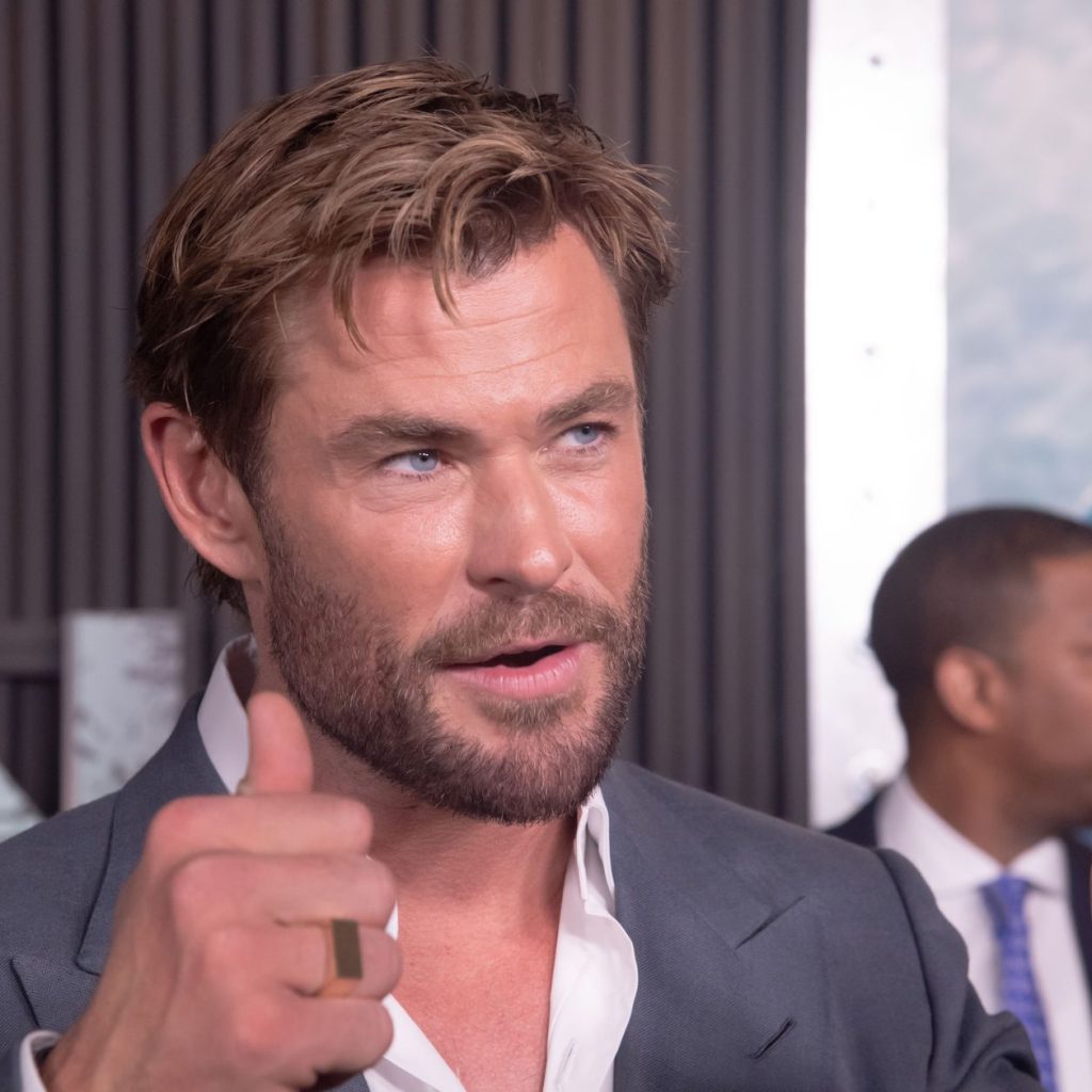 Chris Hemsworth ajusta su estilo de vida tras descubrir un riesgo elevado de Alzheimer