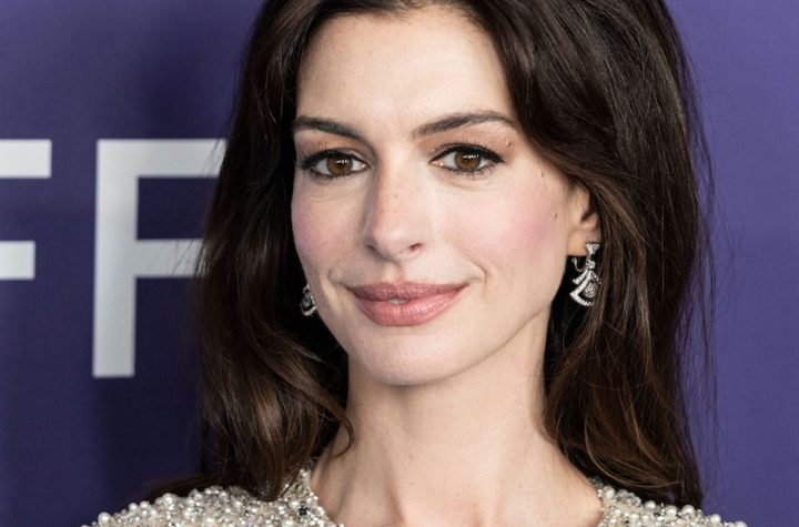 Anne Hathaway impacta con su look de protesta: Solidaridad con las mujeres de Irán