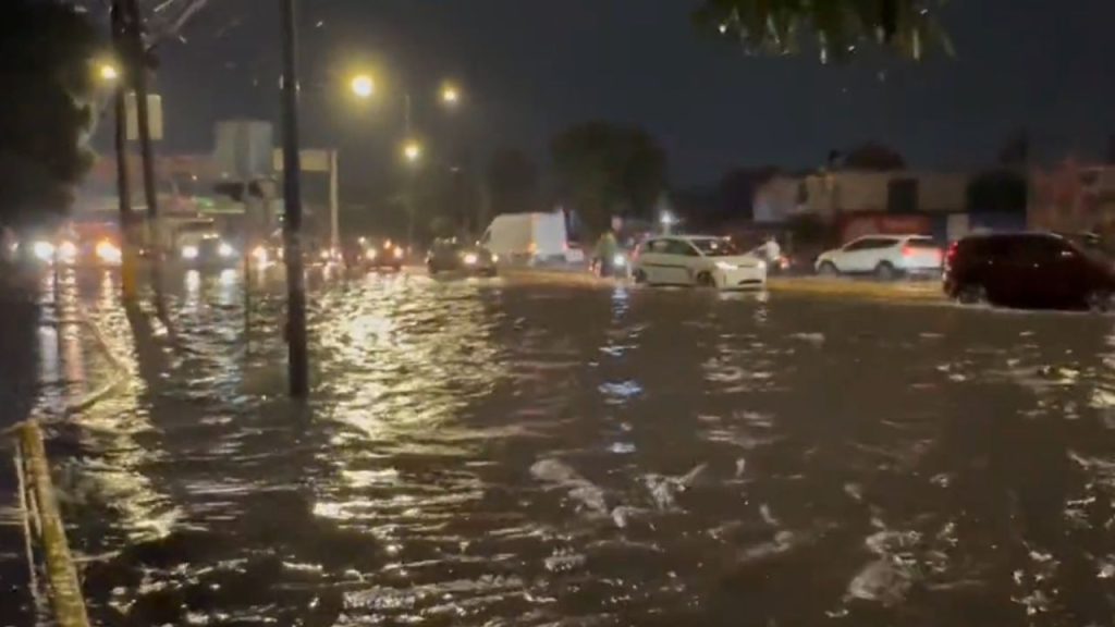 VIDEO | Caos en Tultitlán debido a intensas lluvias