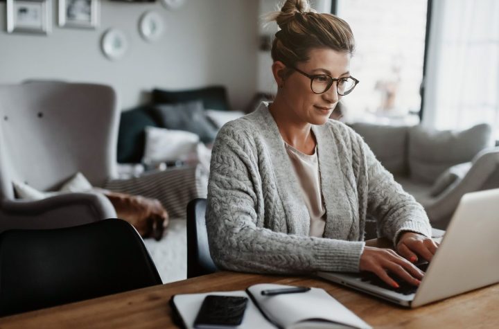 El impacto del #LazyGirlJob en el mundo laboral de las mujeres: ¿Empoderamiento o estigma?