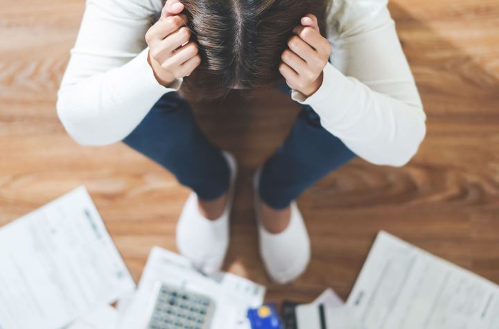 Estrés económico: ¿Cómo afecta a la salud de las mujeres?