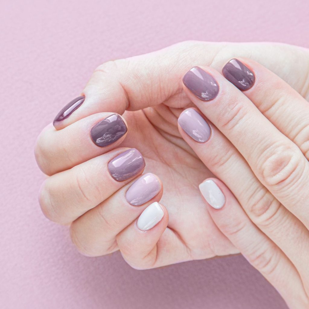 Uñas ‘press on’: el nuevo boom de belleza que arrasa en redes