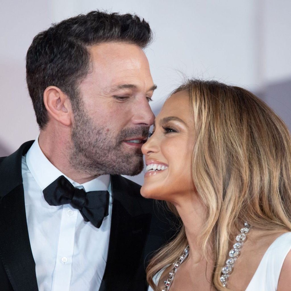 JLo y Ben Affleck: El impactante viaje de su amor y estrés postraumático revelado en su nueva película y álbum musical