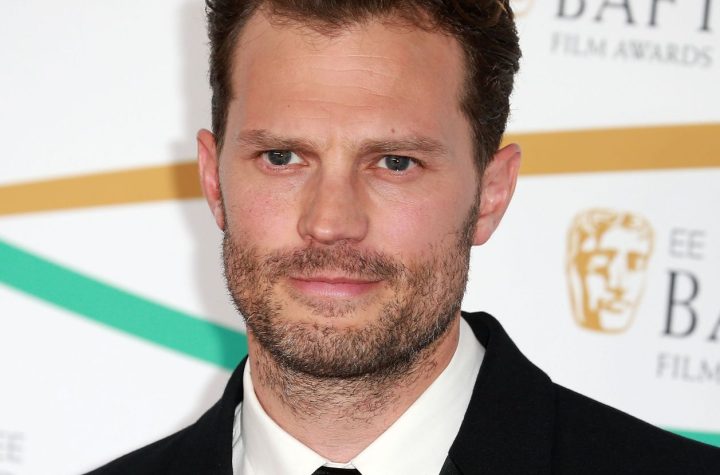 Jamie Dornan estuvo hospitalizado por ataque cardíaco tras encuentro con orugas tóxicas en Portugal