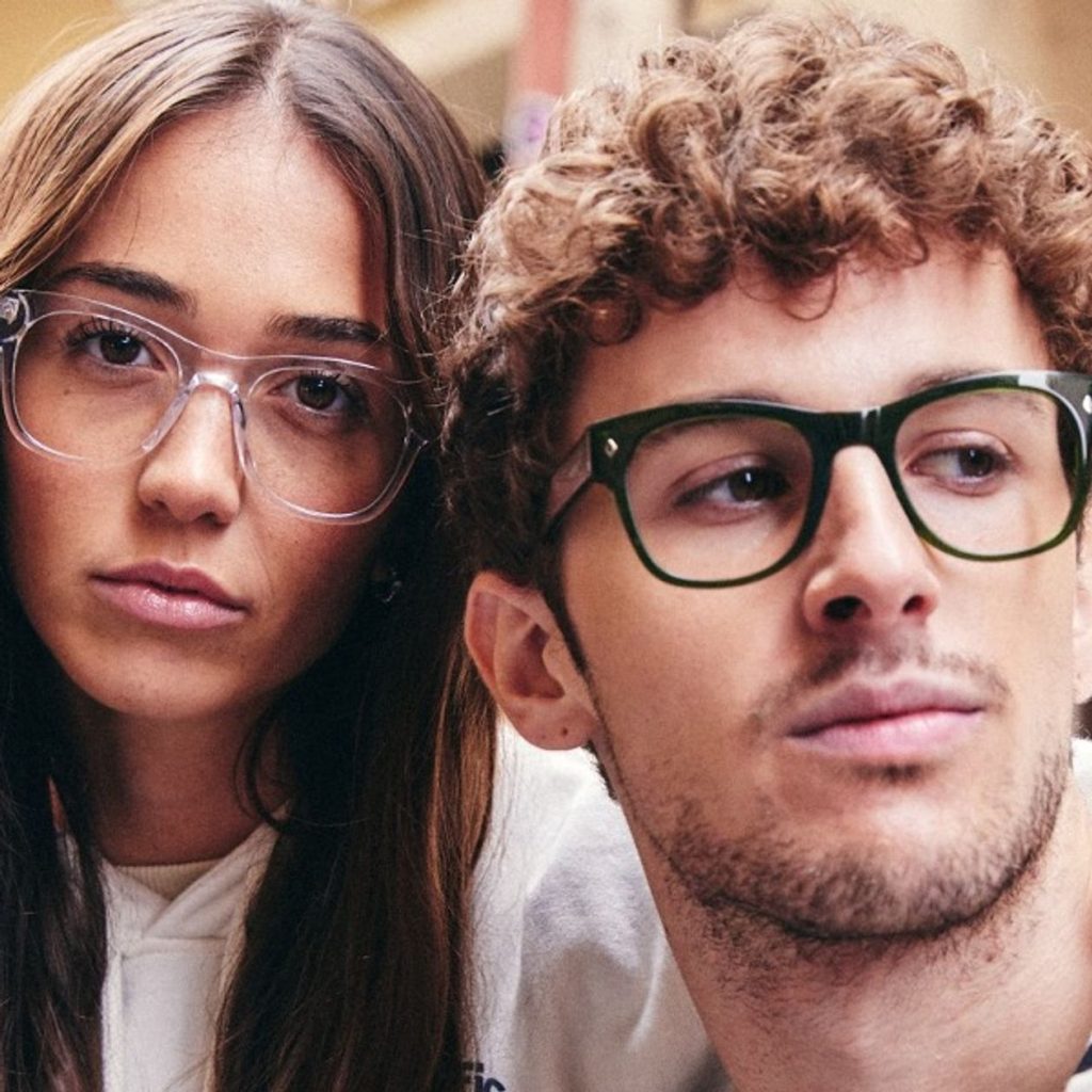 La nueva colección de gafas graduadas de Pull&Bear x Opticalia tiene la montura con estilo perfecto para ti