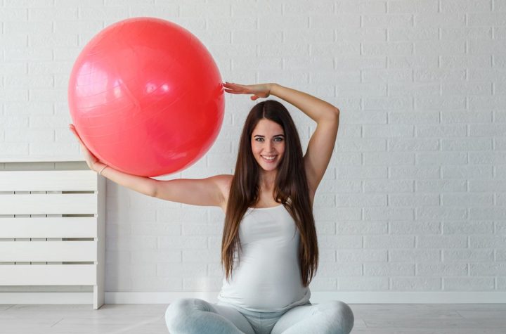 5 ejercicios de pilates para embarazadas que puedes hacer en casa