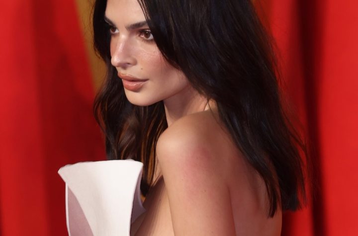 Emily Ratajkowski transforma su anillo de compromiso en dos anillos de divorcio