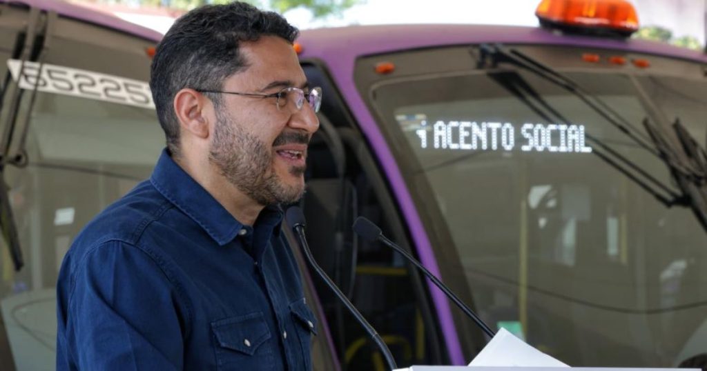 Batres inaugura nuevo corredor de transporte Cotaxomil