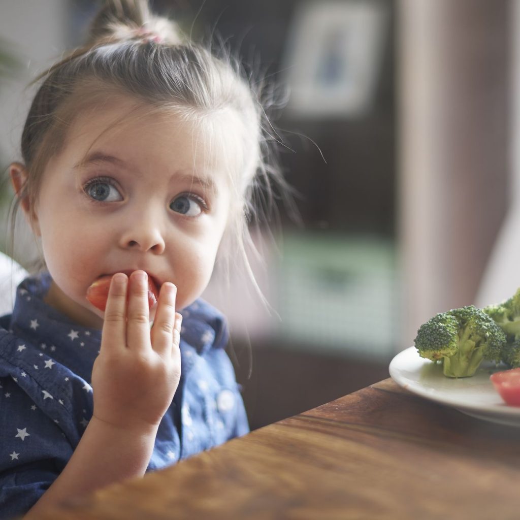 ¡El truco infalible del neuropsicólogo Álvaro Bilbao para que tus hijos coman sanos!