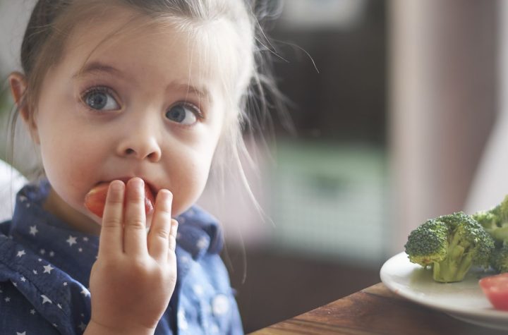 ¡El truco infalible del neuropsicólogo Álvaro Bilbao para que tus hijos coman sanos!