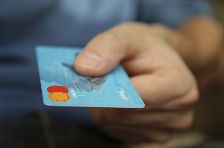Diputados aprueban reforma que prohíbe el cobro de comisión por pago con tarjeta de crédito o débito