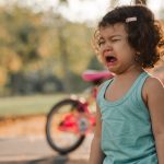 La clave para criar niños seguros: ¿Por qué un neuropsicólogo equipara la falta de límites con ‘maltrato’?