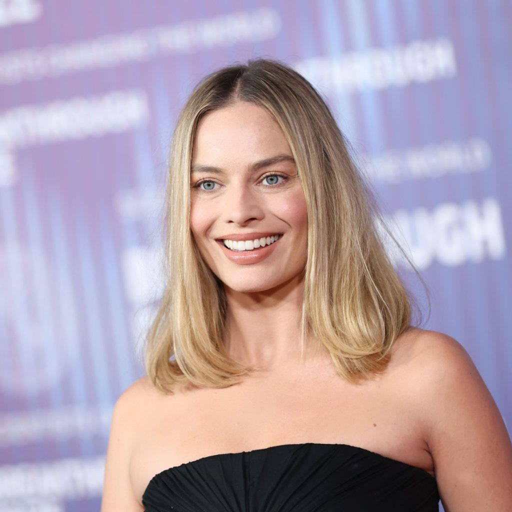 Margot Robbie y Tom Ackerley esperan a su primer hijo: este es su look holgadito y elegante perfecto para premamás