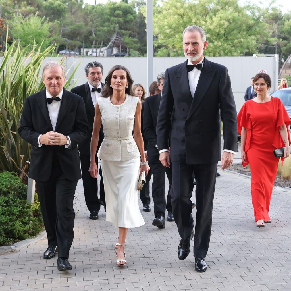 El clon low cost del conjunto de Letizia en los Premios Mariano de Cavia (rebajado en Zara y por menos de 40 euros)