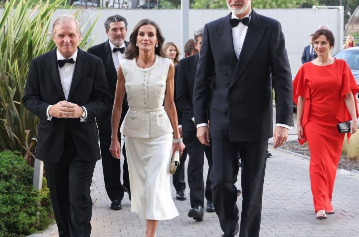 El clon low cost del conjunto de Letizia en los Premios Mariano de Cavia (rebajado en Zara y por menos de 40 euros)