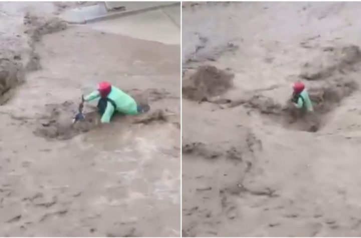 VIDEO: captan el momento en que un motociclista es arrastrado por la corriente tras intensas lluvias en Oaxaca