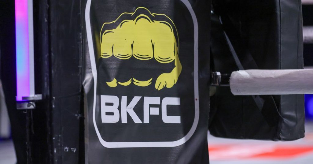 Las personalidades de los medios de comunicación de MMA Ben Davis y Oscar Willis se preparan para pelear en BKFC 67